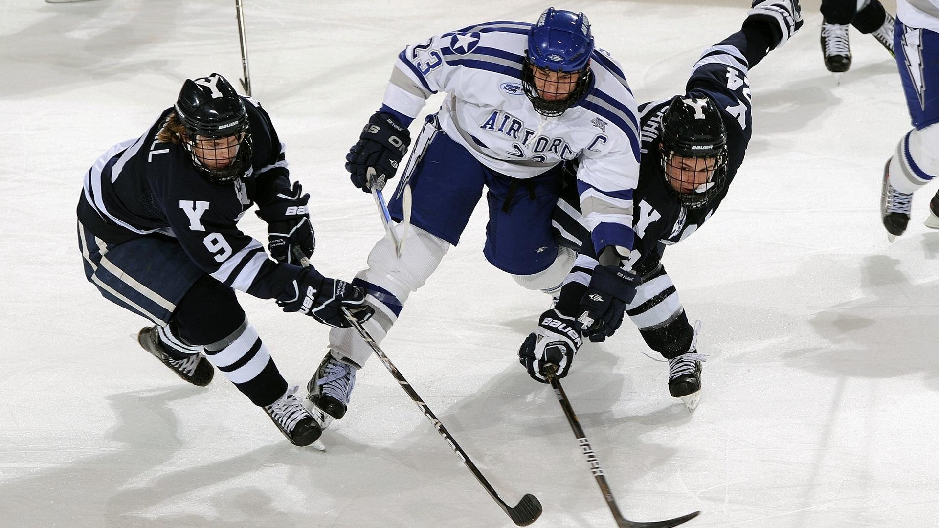 爱游戏娱乐-“安赫尔·巴尔博萨的技术特点与领袖气质,推动美洲狮队全面崛起”